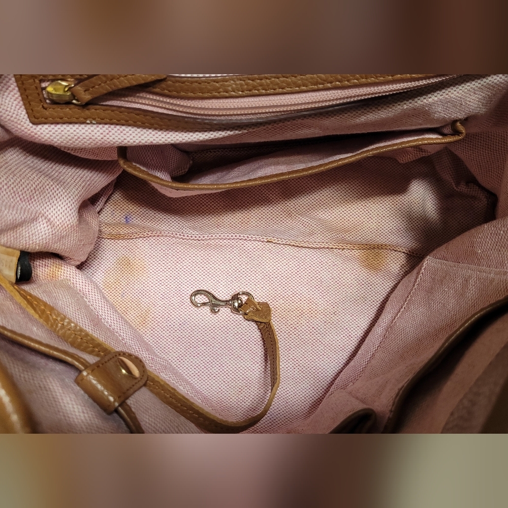 Dooney & Bourke  Large Tan Pebbled Leather Shoulder Bag with Gold Hardware - Picture 12 of 14